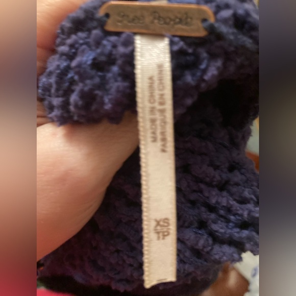 Free People Dolphin Bay Deep blue knit‎ ￼Oversized V-neck Soft sweater Sz XS-M - Picture 10 of 11